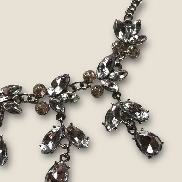 Vintage Clear Crystal Dangle Bib Collar Prom Necklace - Picture 3 of 9